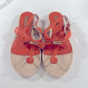 NWOT - Louise et Cie - coral bow sandal - size 8.5